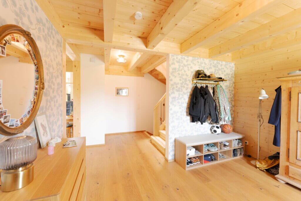 Blockhaus Ingolstadt Großzügiger Eingangsbereich und Flur